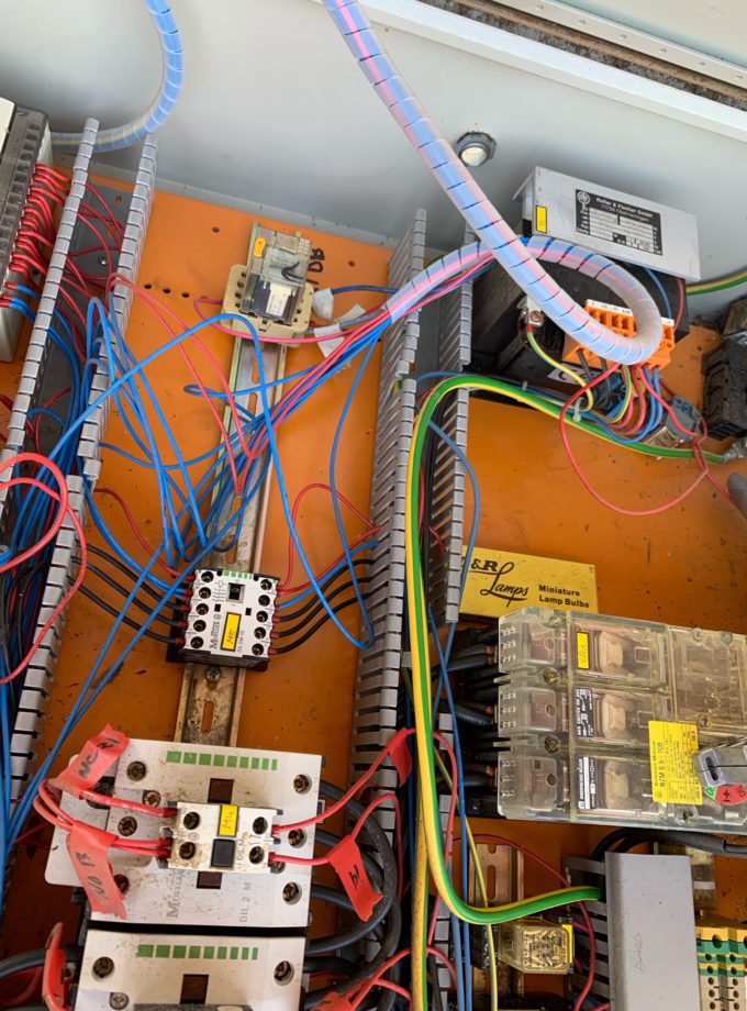 CHALLENGER Low Speed Grinder - 60 HP