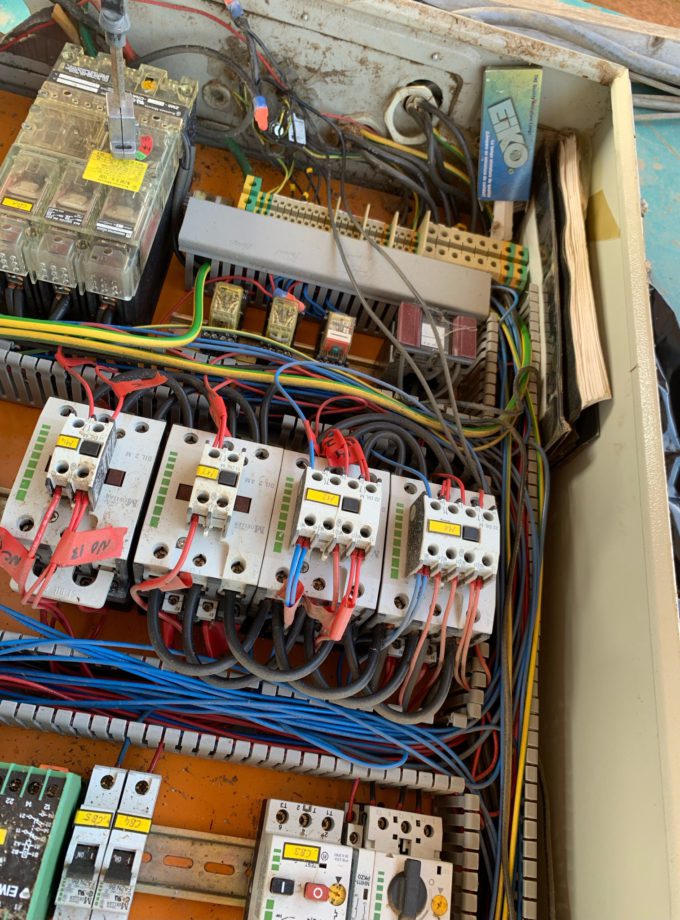 CHALLENGER Low Speed Grinder - 60 HP