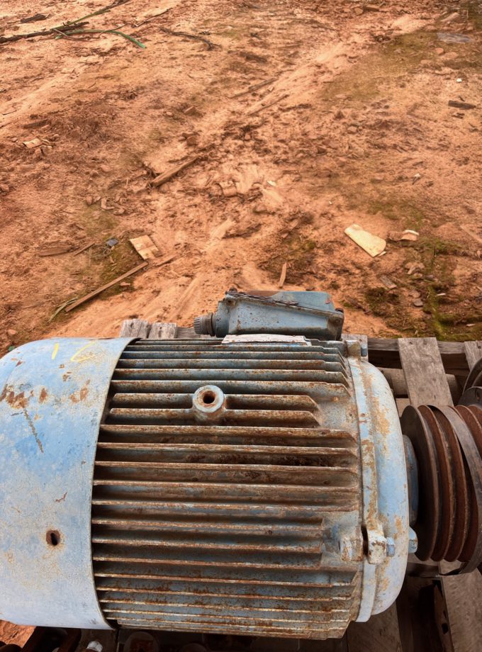 CHALLENGER Low Speed Grinder - 60 HP