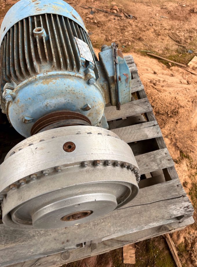 CHALLENGER Low Speed Grinder - 60 HP