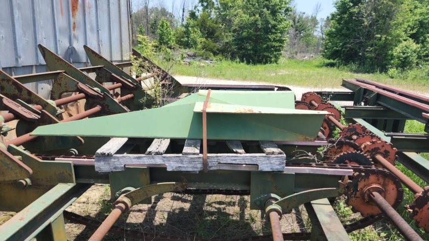 Precision Vibrating Conveyor Transition for Chipper - Image 2