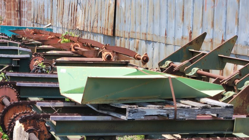 Precision Vibrating Conveyor Transition for Chipper - Image 4