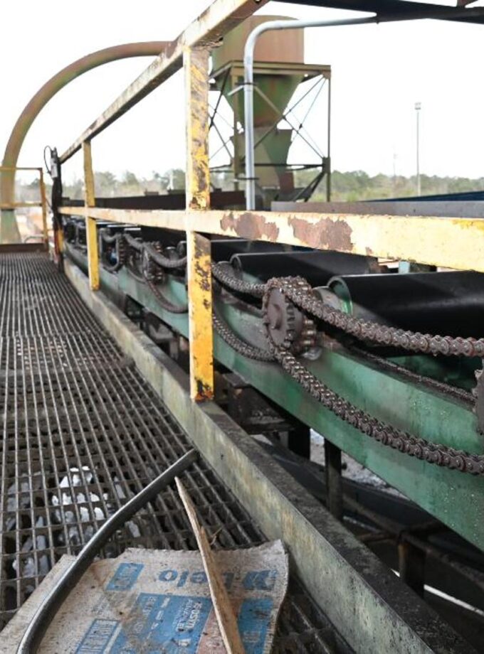 Live Rolls 28' x 18"