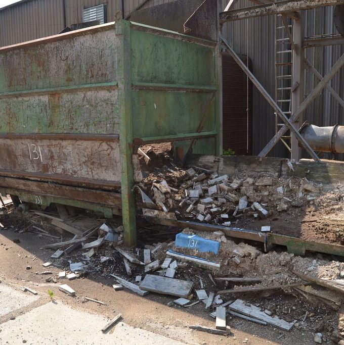 Mellott 16' x 19" Vibrating Conveyor